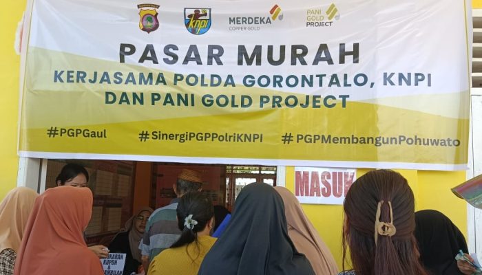 Masyarakat Lingkar Tambang Antusias Mengikuti Pasar Murah Pani Gold Project