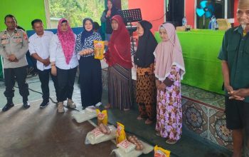 Reses di Asparaga, Hj. Venny Anwar Salurkan Bantuan dan Tampung Aspirasi Warga