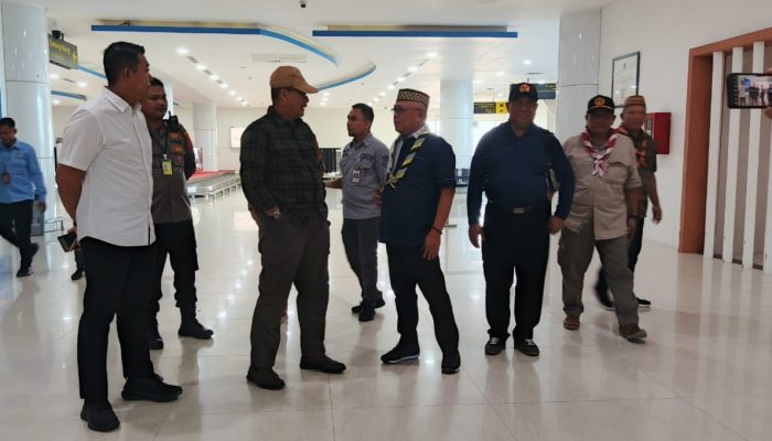 Budi Waseso Disambut Hangat Bupati Sofyan Saat Tiba di Gorontalo