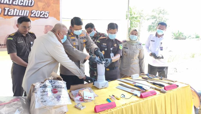 Tonny Junus Hadiri Pemusnahan Barang Bukti oleh Kejari Kabupaten Gorontalo