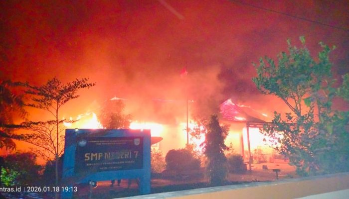 Breaking News: SMP Negeri 7 Bolmut Dilalap Si Jago Merah