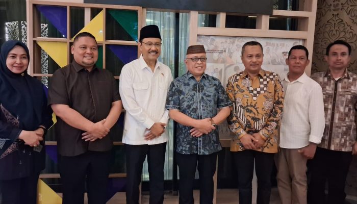 Sofyan Puhi Ajukan Sekolah Rakyat ke Kemensos RI