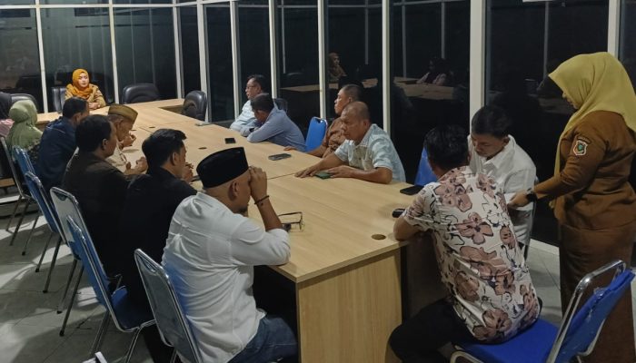 Sekretariat DPRD Kabupaten Gorontalo Rapat Bersama Tim Pakar dan Tenaga Ahli Fraksi