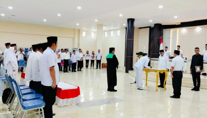 Sirajudin Lasena Lantik Dzulkifli Alim, Nahkoda Baru Desa Kuala