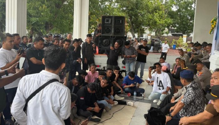 Penambang Bilang Gubernur Gorontalo Hanya Sibuk Urus Kepentingan Keluarga Ketimbang Rakyat