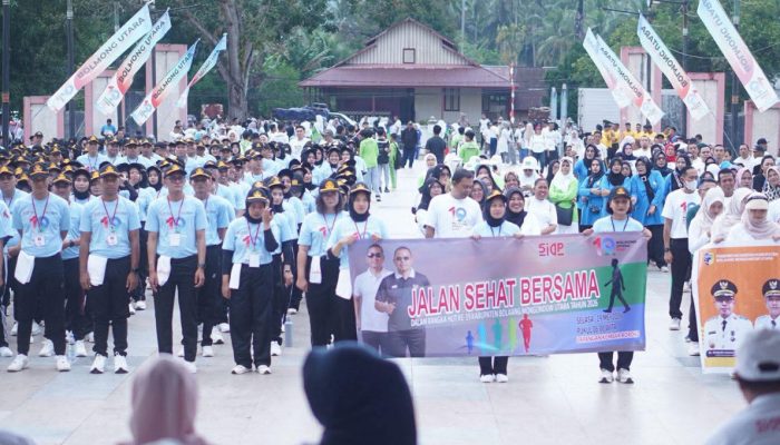HUT ke-19 Boltara, Ribuan Warga Padati Jalan Sehat dan Bersih Pantai