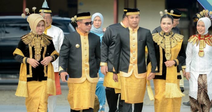 Sirajudin Lasena dan Aditya Pontoh