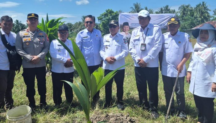 Perkuat Program Hilirisasi Perkebunan di Kabupaten Gorontalo, Sofyan Puhi Pimpin Tanam Serentak