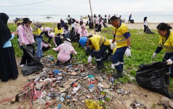 Gandeng DLH Pohuwato, Pani Gold Mine Gelar Aksi Bersih Pantai di Hari Lingkungan Hidup Sedunia
