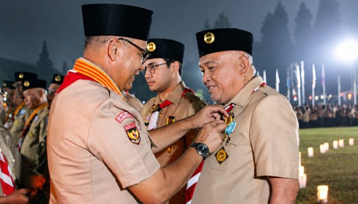 Tonny Junus Raih Lencana Darma Bakti, Komitmen Pramuka Gorontalo Dapat Apresiasi
