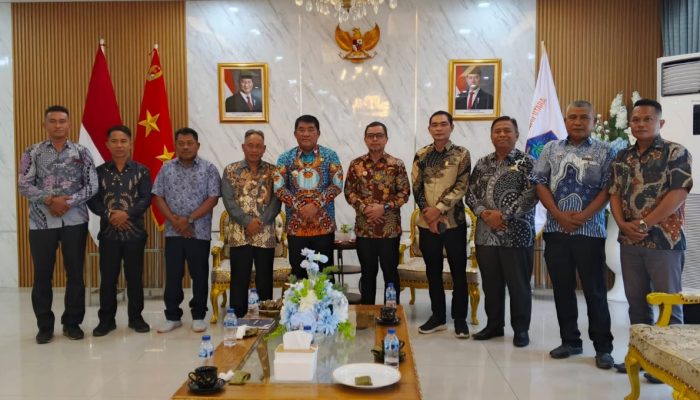 Bupati Boltara Adukan Krisis Air dan Jalan Rusak kepada Gubernur Sulut