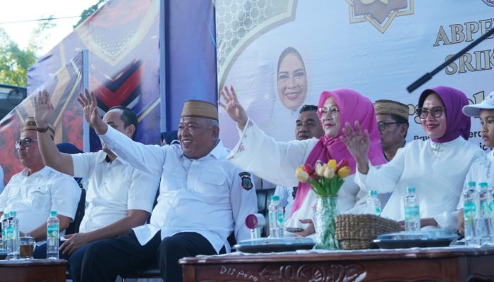 SRIKANDI Jaga Desa Gelar Pawai Maulid, Ribuan Warga Tumpah Ruah di Pakaya Tower