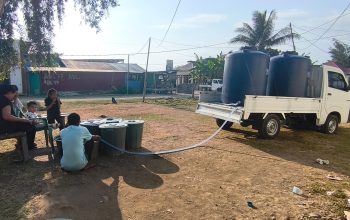 Lima Hari Bergerak, YR TIM Kolaborasi Distribusikan 126.500 Liter Air Bersih