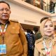 Gusnar Ismail bersama Idah Syaidah Rusli Habibie