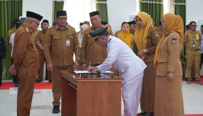 Bupati Gorontalo Lantik Pejabat Eselon III dan IV, Empat Instruksi Jadi Sorotan