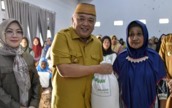 342 KK di Lamahu Terima Beras CPP Tiga Bulan, Wabup Tonny Tekankan Tepat Sasaran
