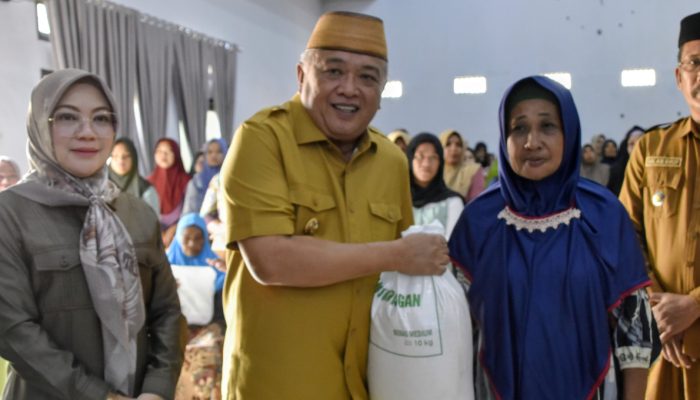 342 KK di Lamahu Terima Beras CPP Tiga Bulan, Wabup Tonny Tekankan Tepat Sasaran