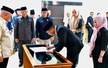 Sofyan Puhi Lantik 17 Pejabat, Target RPJMD 2027 Jadi Sorotan