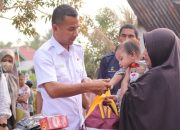 Dua Rumah Hangus Terbakar, Plt Bupati Bolmut Salurkan Bantuan Buat Korban