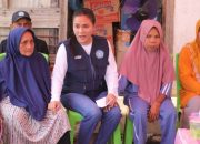 Moy Olivia Pontoh Salurkan Bantuan kepada Korban Kebakaran di Bolangitang Barat Bolmut